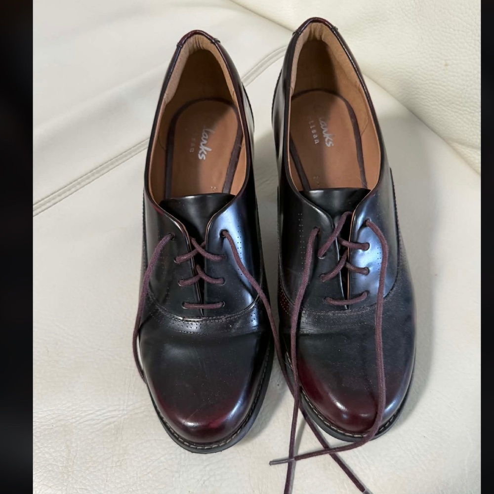 Clarks Artisan Lace Up Shoes - size 7